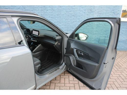 Peugeot 2008 1.2 Hybrid 136 GT | Automaat | Navigatie | Camera | Adaptieve cruise control | Mild Hybrid | BTW | ActivLease financial lease