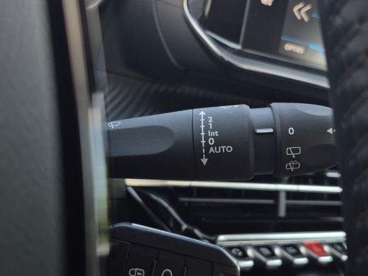 Peugeot 2008 1.2 PureTech Allure | Airco (automatisch) | Cruise control | Extra getint glas ActivLease financial lease