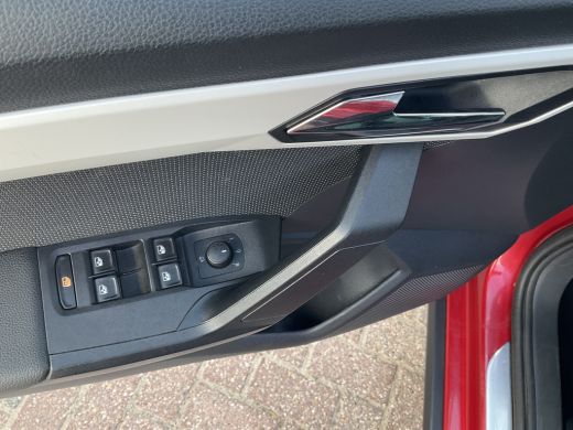 Seat Arona 1.0 TSI Automaat Xcellence Carplay Trekhaak Stoelverw. Business Intense ActivLease financial lease