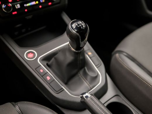 Seat Ibiza 1.0 TSI Excellence FR Sport (VIRTUAL COCKPIT, APPLE CARPLAY, GROOT NAVI, LEDER, KEYLESS, BEATS AU... ActivLease financial lease