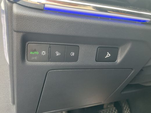 Skoda Enyaq iV 80 First Edition Stoelverw v+A Trekhaak Warmtepomp Vol opties ActivLease financial lease