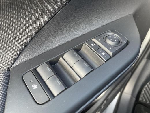 Toyota C-HR 1.8 Hybrid 140 Active **TREKHAAK/ NAVIGATIE/ ADAPTIVE CRUISE CONTROL/ 36 MAANDEN GARANTIE** ActivLease financial lease