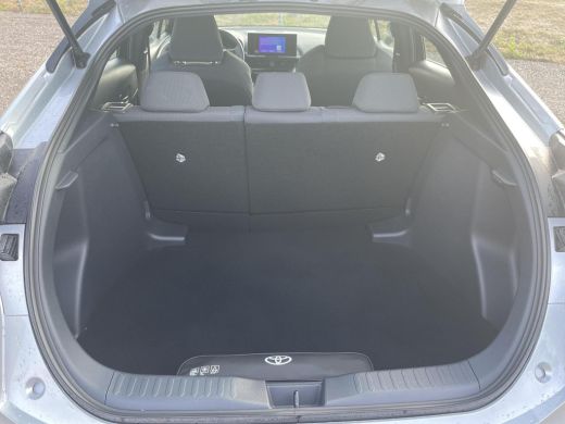 Toyota C-HR 1.8 Hybrid 140 Active **TREKHAAK/ NAVIGATIE/ ADAPTIVE CRUISE CONTROL/ 36 MAANDEN GARANTIE** ActivLease financial lease