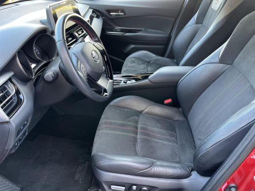 Toyota C-HR 2.0 Hybrid Business GR-Sport | Stoel- + stuurverwarming | Parkeersensoren | Navigatie | LED kopla... ActivLease financial lease