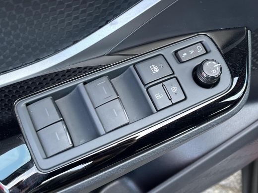 Toyota C-HR 2.0 Hybrid Business GR-Sport | Stoel- + stuurverwarming | Parkeersensoren | Navigatie | LED kopla... ActivLease financial lease