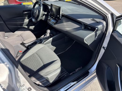 Toyota Corolla 1.8 Hybrid Active ActivLease financial lease