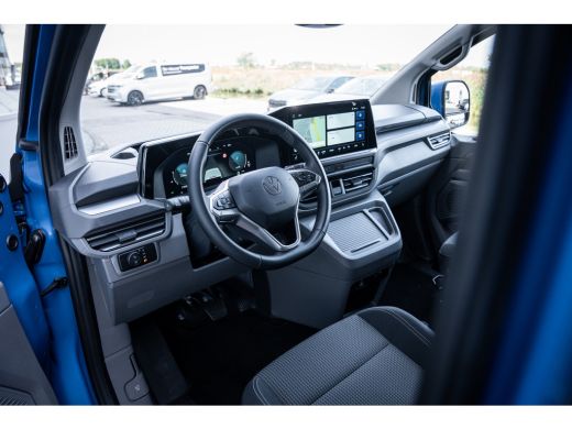Volkswagen Transporter 2.0 TDI 170 pk L2H1 Bulli Dubbele Cabine TREKHAAK - BLACK PACK - BETIMMERING ActivLease financial lease