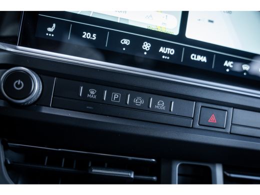 Volkswagen Transporter 2.0 TDI 17Dubbele Cabine TREKHAAK - BLACK PACK - BETIMMERING ActivLease financial lease