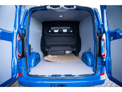 Volkswagen Transporter 2.0 TDI 17Dubbele Cabine TREKHAAK - BLACK PACK - BETIMMERING ActivLease financial lease