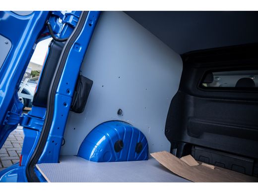 Volkswagen Transporter 2.0 TDI 17Dubbele Cabine TREKHAAK - BLACK PACK - BETIMMERING ActivLease financial lease