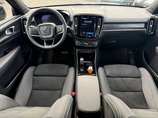 Volvo  XC40 252PK Extended Range Plus 82 kWh | Trekhaak | Stoel&Stuur Verw. | Adap Cruise. | Blis | Warmtepomp ActivLease financial lease