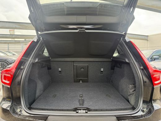 Volvo  XC40 252PK Extended Range Plus 82 kWh | Trekhaak | Stoel&Stuur Verw. | Adap Cruise. | Blis | Warmtepomp ActivLease financial lease