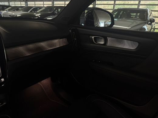 Volvo  XC40 252PK Extended Range Plus 82 kWh | Trekhaak | Stoel&Stuur Verw. | Adap Cruise. | Blis | Warmtepomp ActivLease financial lease