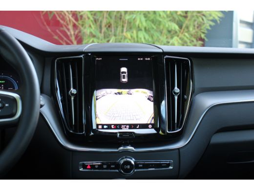 Volvo  XC60 2.0 T6 Plug-in hybrid AWD Essential Edition Bright | Panoramadak | Camera | Stuur/stoelverwarming... ActivLease financial lease