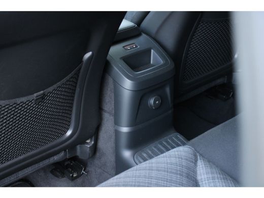 Volvo  XC60 2.0 T6 Plug-in hybrid AWD Essential Edition Bright | Panoramadak | Camera | Stuur/stoelverwarming... ActivLease financial lease