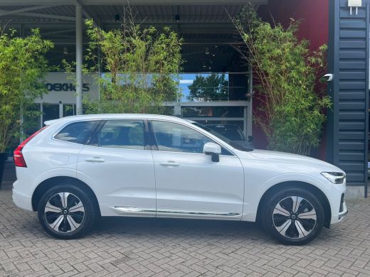 Volvo  XC60 2.0 T6 Plug-in hybrid AWD Essential Edition Bright | Panoramadak | Camera | Stuur/stoelverwarming... ActivLease financial lease