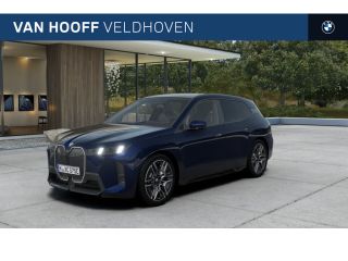 BMW iX xDrive45 M Sport / Panoramadak / Trekhaak / Soft-Close / Stoelventilatie / Parking Assisant Profe...