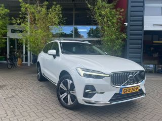 Volvo  XC60 2.0 T6 Plug-in hybrid AWD Essential Edition Bright | Panoramadak | Camera | Stuur/stoelverwarming...