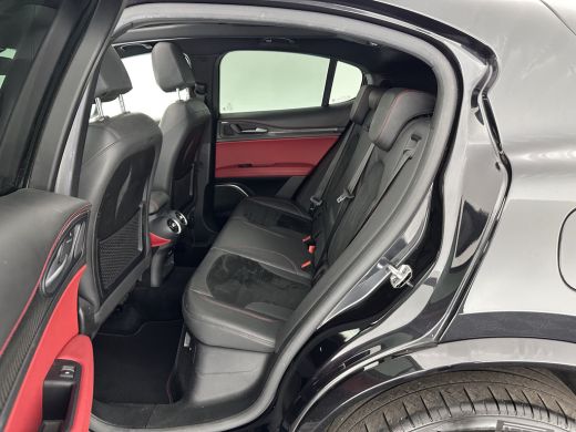 Alfa Romeo Stelvio 2.9 V6 AWD Quadrifoglio (INCL-BTW) Aut. *PANO | LEATHER-ALCANTARA | XENON | ADAPTIVE-CRUISE | BLI... ActivLease financial lease