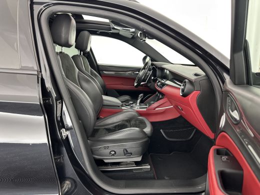 Alfa Romeo Stelvio 2.9 V6 AWD Quadrifoglio (INCL-BTW) Aut. *PANO | LEATHER-ALCANTARA | XENON | ADAPTIVE-CRUISE | BLI... ActivLease financial lease