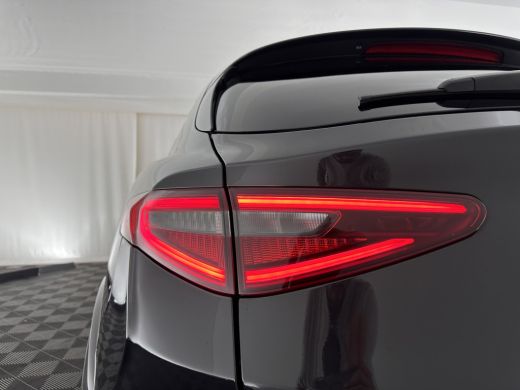 Alfa Romeo Stelvio 2.9 V6 AWD Quadrifoglio (INCL-BTW) Aut. *PANO | LEATHER-ALCANTARA | XENON | ADAPTIVE-CRUISE | BLI... ActivLease financial lease
