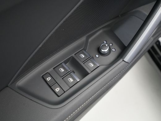 Audi A3 Limousine 30 TFSI 115 pk S-Tronic S edition PDC, Clima, Navi, Led 55 ActivLease financial lease