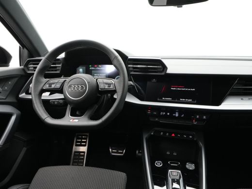 Audi A3 Sportback 30 TFSI 116 pk S-tronic S edition Navi, PDC, Led, Privacy glas 30 ActivLease financial lease