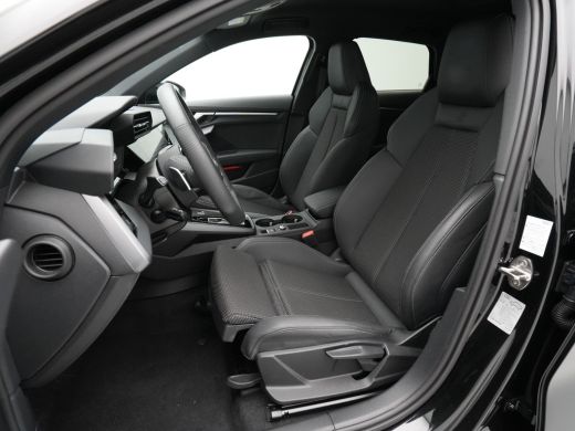 Audi A3 Sportback 30 TFSI 116 pk S-tronic S edition Navi, PDC, Led, Privacy glas 30 ActivLease financial lease