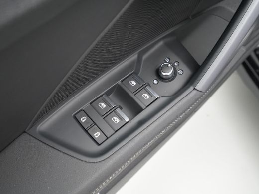 Audi A3 Sportback 30 TFSI 116 pk S-tronic S edition Navi, PDC, Led, Privacy glas 30 ActivLease financial lease