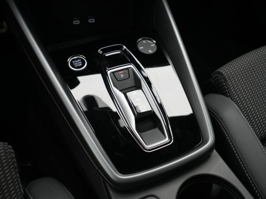 Audi A3 Sportback 30 TFSI 116 pk S-tronic S edition Navi, PDC, Led, Privacy glas 30 ActivLease financial lease