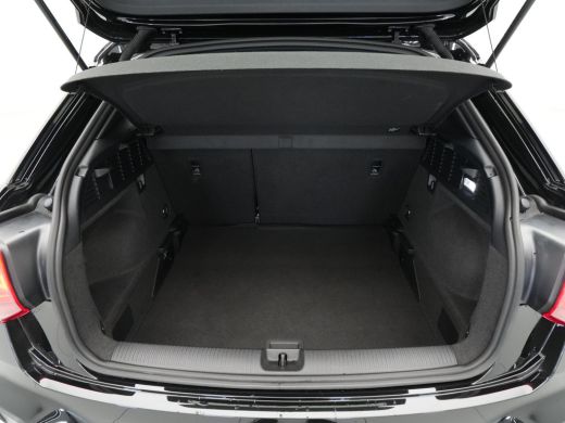 Audi Q2 35 TFSI 150 pk S-Tronic S Edition Optiek zwart, Matrix led, Navi, Climatronic 84 ActivLease financial lease