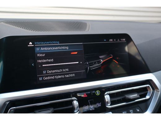BMW 3 Serie 320e M-Sport Glazen dak / HiFi / 50 Jahre / Camera / M Performance ActivLease financial lease