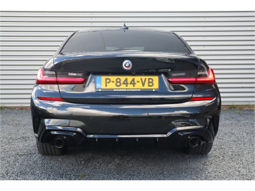BMW 3 Serie 320e M-Sport Glazen dak / HiFi / 50 Jahre / Camera / M Performance ActivLease financial lease