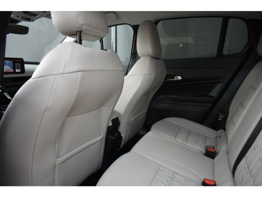 Fiat 600 La Prima 54 kWh | Vol-Leder | Elektr. Achterklep | Navigatie | Stoelverwarming | Draadloos Apple ... ActivLease financial lease