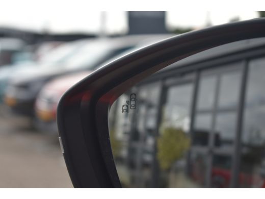 Fiat 600 La Prima 54 kWh | Vol-Leder | Elektr. Achterklep | Navigatie | Stoelverwarming | Draadloos Apple ... ActivLease financial lease