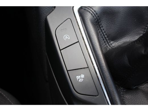Ford Kuga 1.5EB Titanium | NL-AUTO! | 1 EIGENAAR | PANODAK | DELER OH! | CAMERA | PARK SENS V+A | LANE ASSI... ActivLease financial lease
