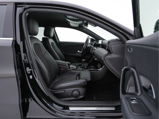 Mercedes-Benz A-Klasse 160 Business Solution (INCL-BTW) *LEATHER- FABRIC | FULL-LED | WIDE-SCREEN-COCKPIT | CAMERA | NAV... ActivLease financial lease