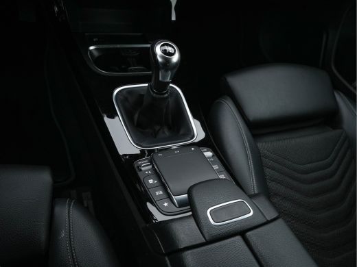 Mercedes-Benz A-Klasse 160 Business Solution (INCL-BTW) *LEATHER- FABRIC | FULL-LED | WIDE-SCREEN-COCKPIT | CAMERA | NAV... ActivLease financial lease