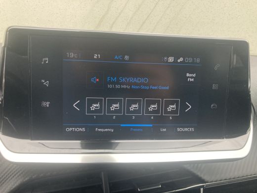 Peugeot 2008 1.2 PureTech Allure Pack | Airco | Camera | Cruise | Navi | Pdc achter | Automaat ! | ActivLease financial lease