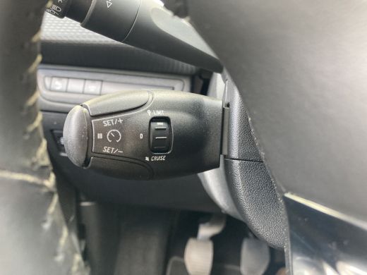 Peugeot 2008 1.2 PureTech Signature | Airco | Cruise | Navi | Pdc achter | ActivLease financial lease