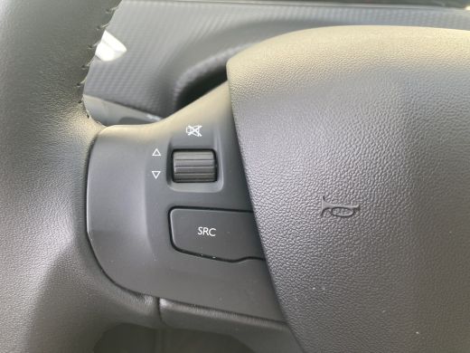Peugeot 2008 1.2 PureTech Signature | Airco | Cruise | Navi | Pdc achter | ActivLease financial lease