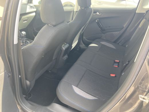 Peugeot 2008 1.2 PureTech Signature | Airco | Cruise | Navi | Pdc achter | ActivLease financial lease
