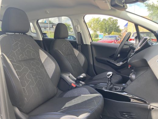 Peugeot 2008 1.2 PureTech Signature | Airco | Cruise | Navi | Pdc achter | ActivLease financial lease