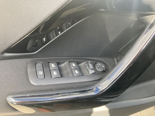 Peugeot 2008 1.2 PureTech Signature | Airco | Cruise | Navi | Pdc achter | ActivLease financial lease