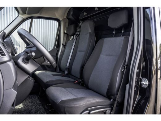 Renault Master T35 dCi 135 | L2H2 | Navi | Imperiaal | Ladder | LED | PDC | Euro 6 ActivLease financial lease