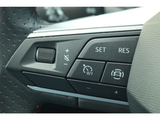 Seat Ibiza 1.0 FR | Cruise | Carplay | PDC V+A | DAB | LED | 17" Velgen | Cruise | Carplay | PDC V+A | DAB |... ActivLease financial lease