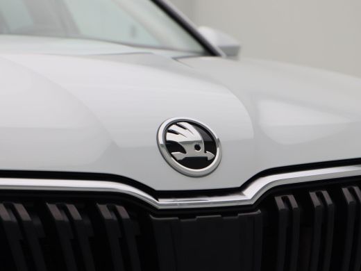 Skoda Kamiq 1.0 TSi 110 Pk Automaat Ambition | LED | Camera | Carplay | Parkeersensoren | Climate | Stoel Ver... ActivLease financial lease