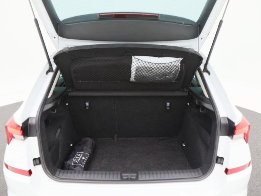 Skoda Kamiq 1.0 TSi 110 Pk Automaat Ambition | LED | Camera | Carplay | Parkeersensoren | Climate | Stoel Ver... ActivLease financial lease