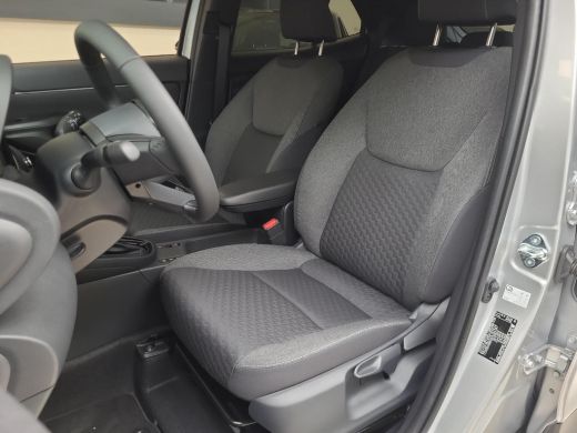 Toyota Yaris Cross 1.5 Hybrid 115 Dynamic | Apple CarPlay | Parkeersensoren | Stuur/Ruit verwarming | Rijklaarprijs ... ActivLease financial lease