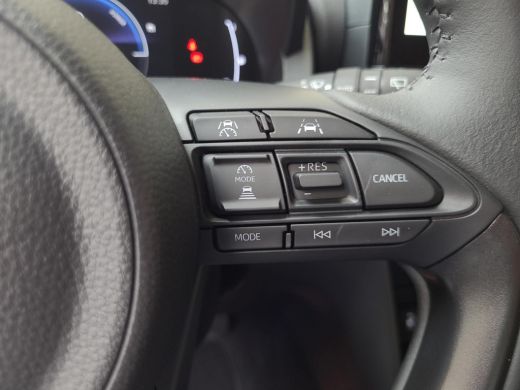 Toyota Yaris Cross 1.5 Hybrid 115 Dynamic | Apple CarPlay | Parkeersensoren | Stuur/Ruit verwarming | Rijklaarprijs ... ActivLease financial lease